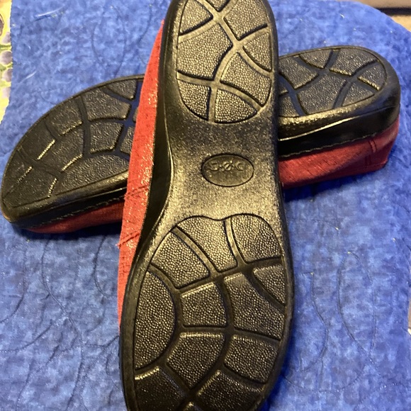 b.o.c maroon shimmer shoes size 11, worn once - Picture 5 of 6